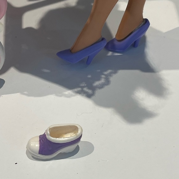 Walking Barbie & baby sister Krissy Doll with talking bassinet on Stroller - Picture 6 of 16